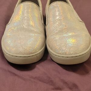 Vionic Avery Silver Metallic Shoes